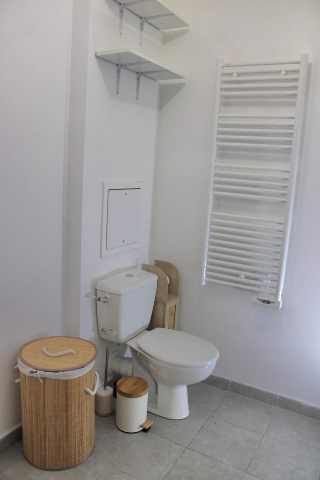 Appartement Elegant Et Lumineux Romainville Esterno foto