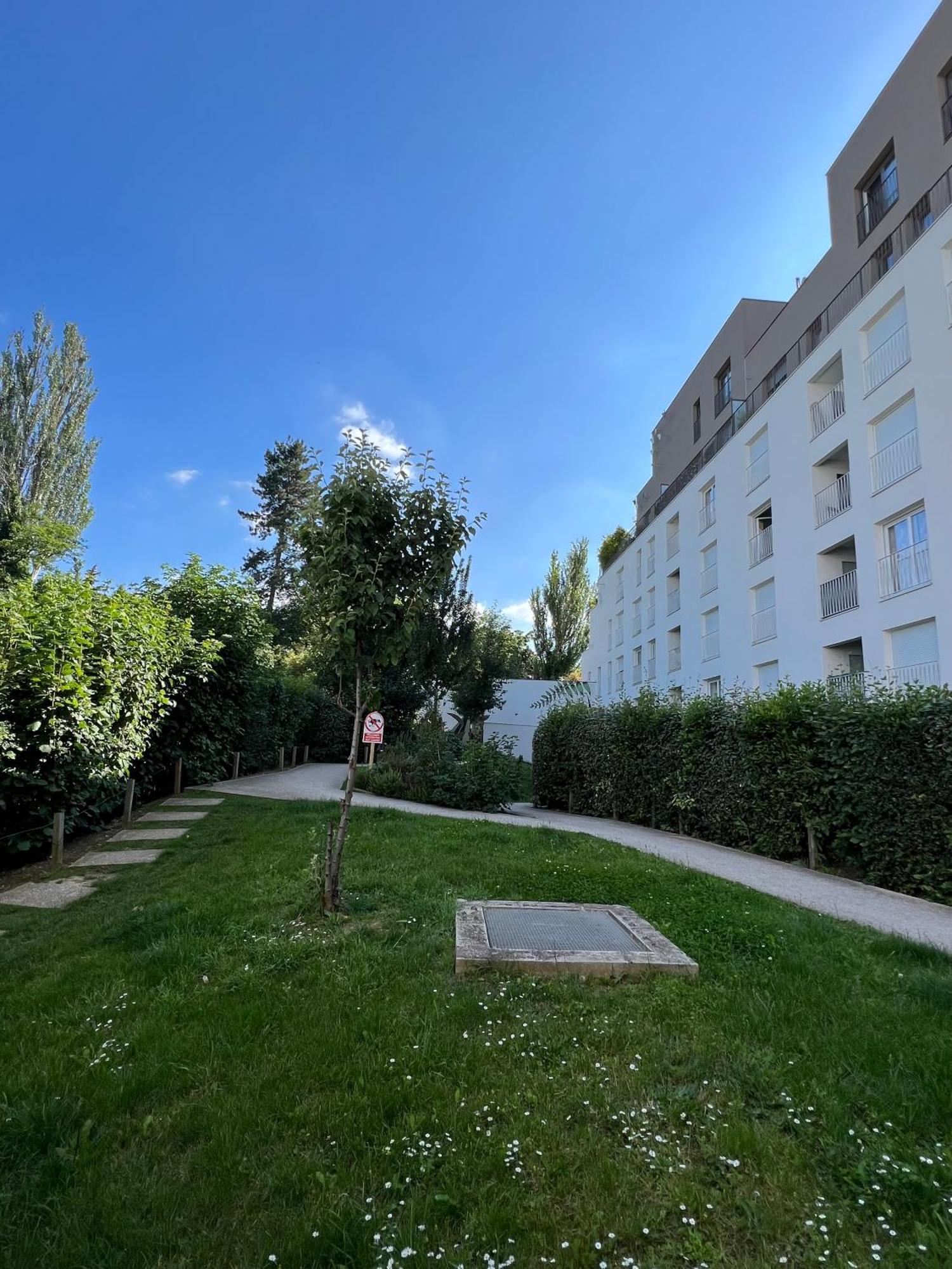 Appartement Elegant Et Lumineux Romainville Esterno foto